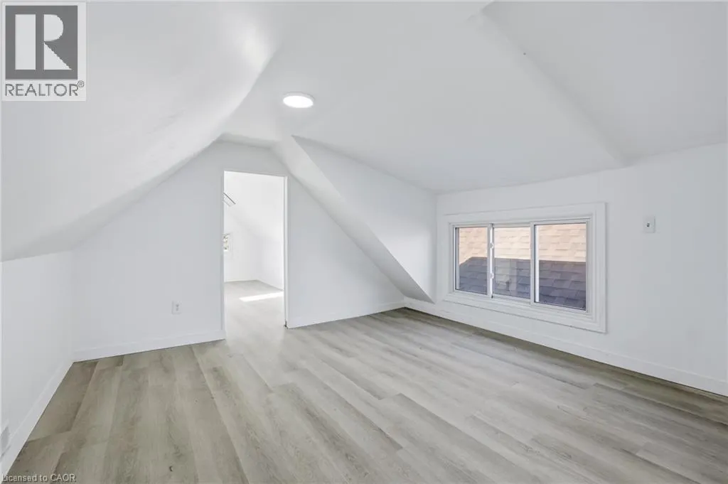 26 SHERMAN Avenue N