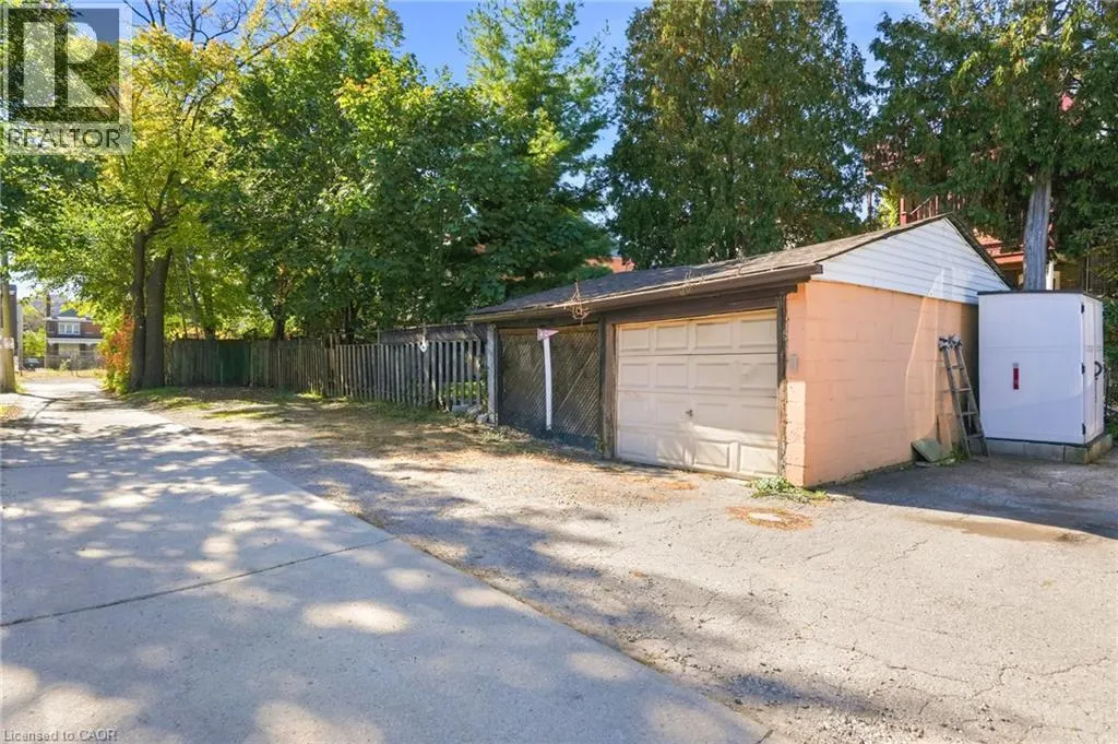 26 SHERMAN Avenue N