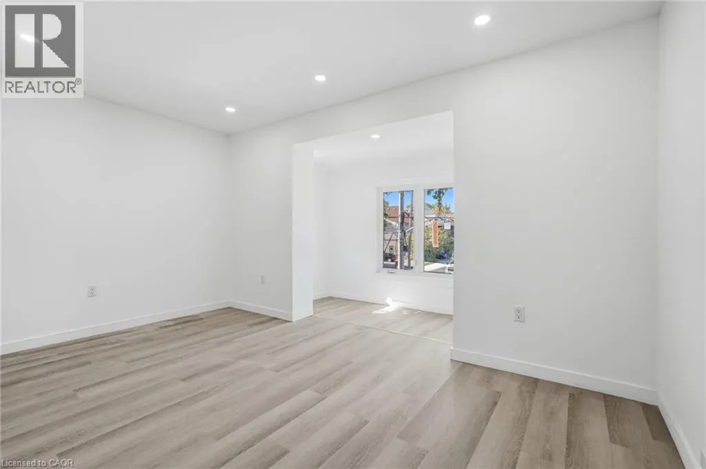 26 SHERMAN Avenue N