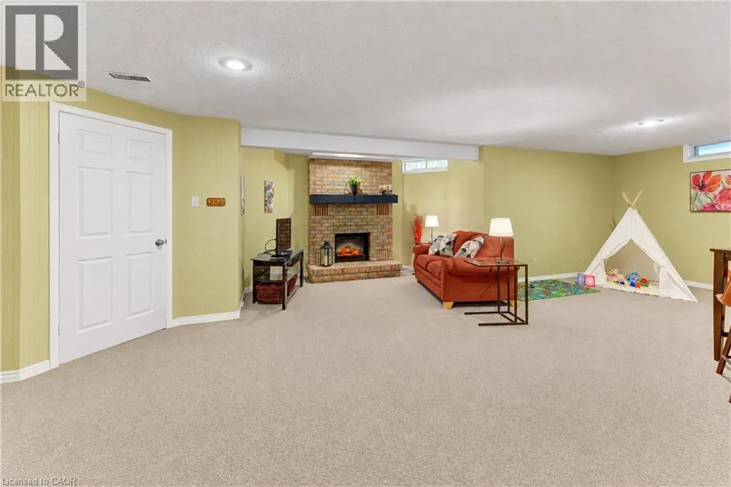 406 CRAIGLEITH Drive Unit# 3 #3