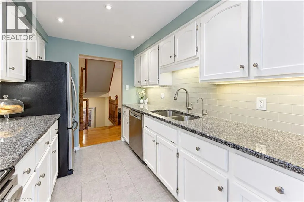 406 CRAIGLEITH Drive Unit# 3 #3