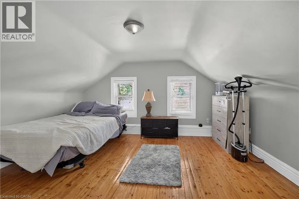 10 MAPLE Avenue