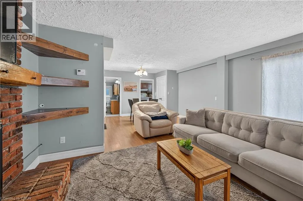 10 MAPLE Avenue