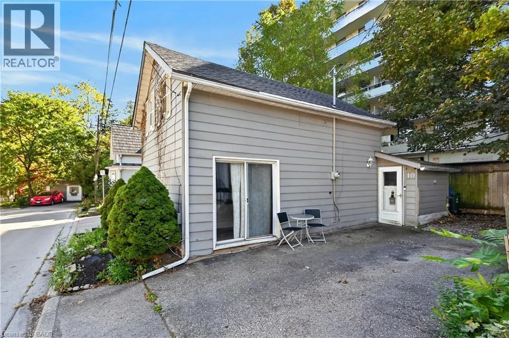 10 MAPLE Avenue