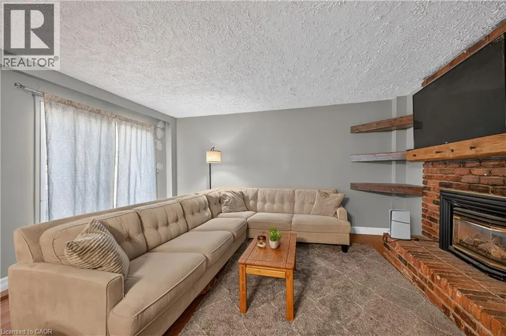 10 MAPLE Avenue