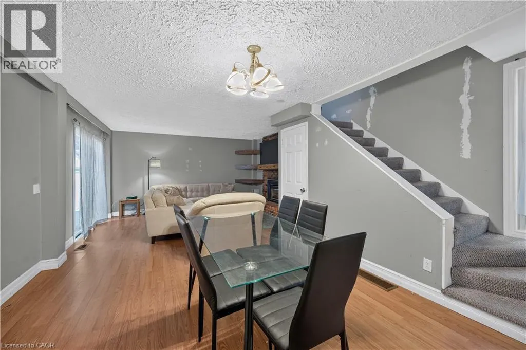 10 MAPLE Avenue