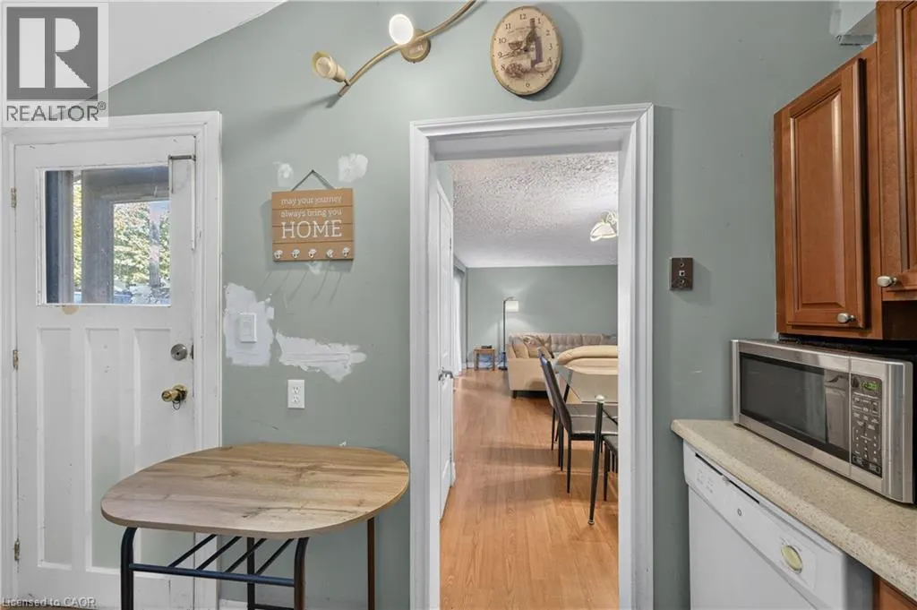 10 MAPLE Avenue