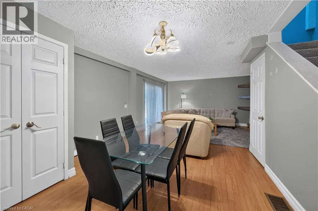10 MAPLE Avenue