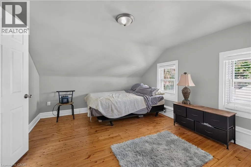 10 MAPLE Avenue