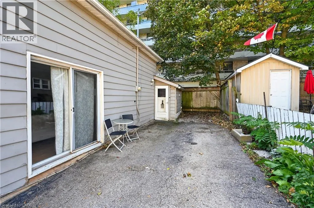 10 MAPLE Avenue
