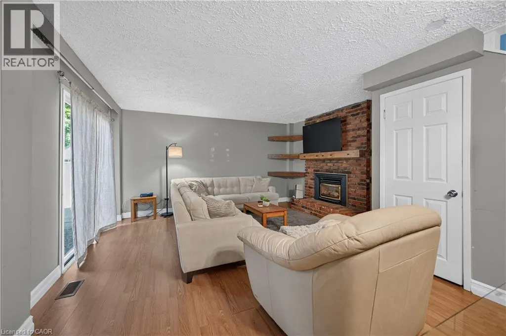 10 MAPLE Avenue
