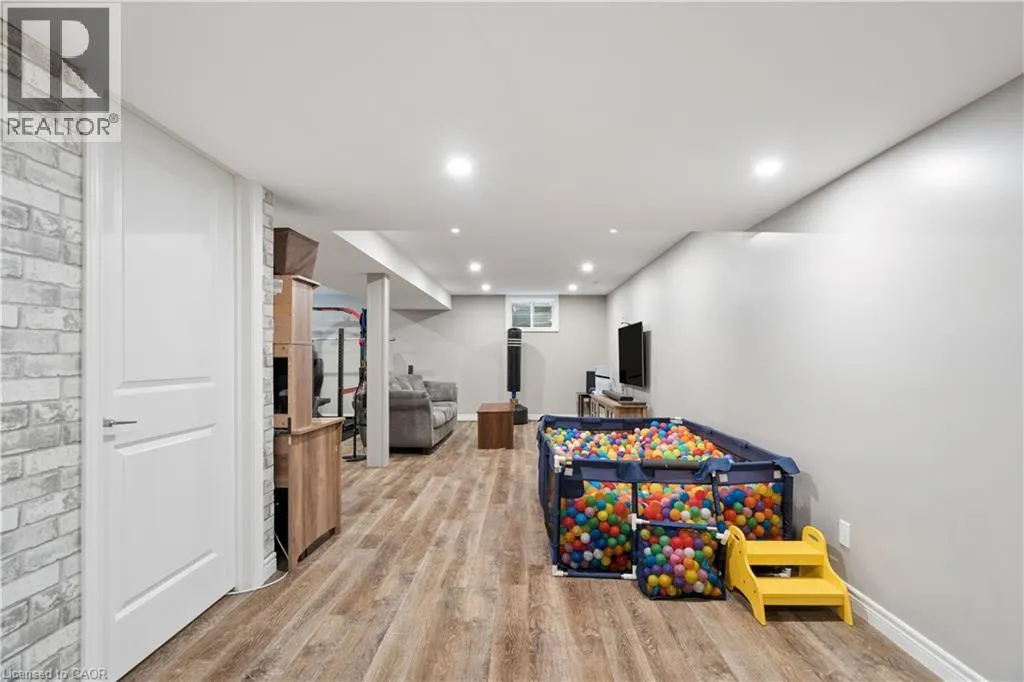 569 STARWOOD Drive