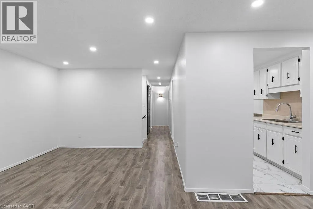 24 TARA Crescent