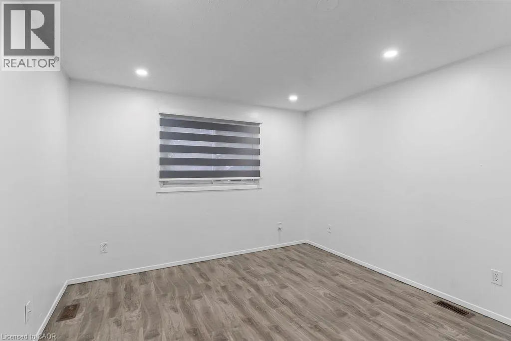 24 TARA Crescent
