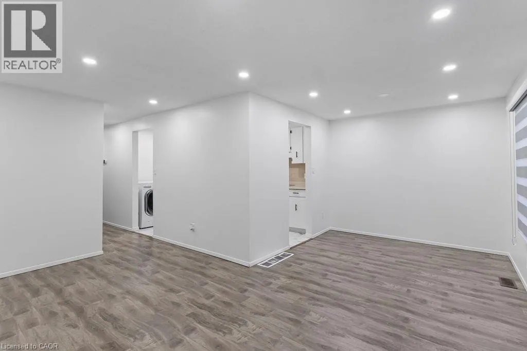 24 TARA Crescent