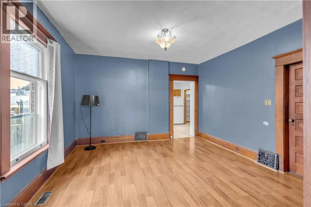 49 MINTERN Avenue