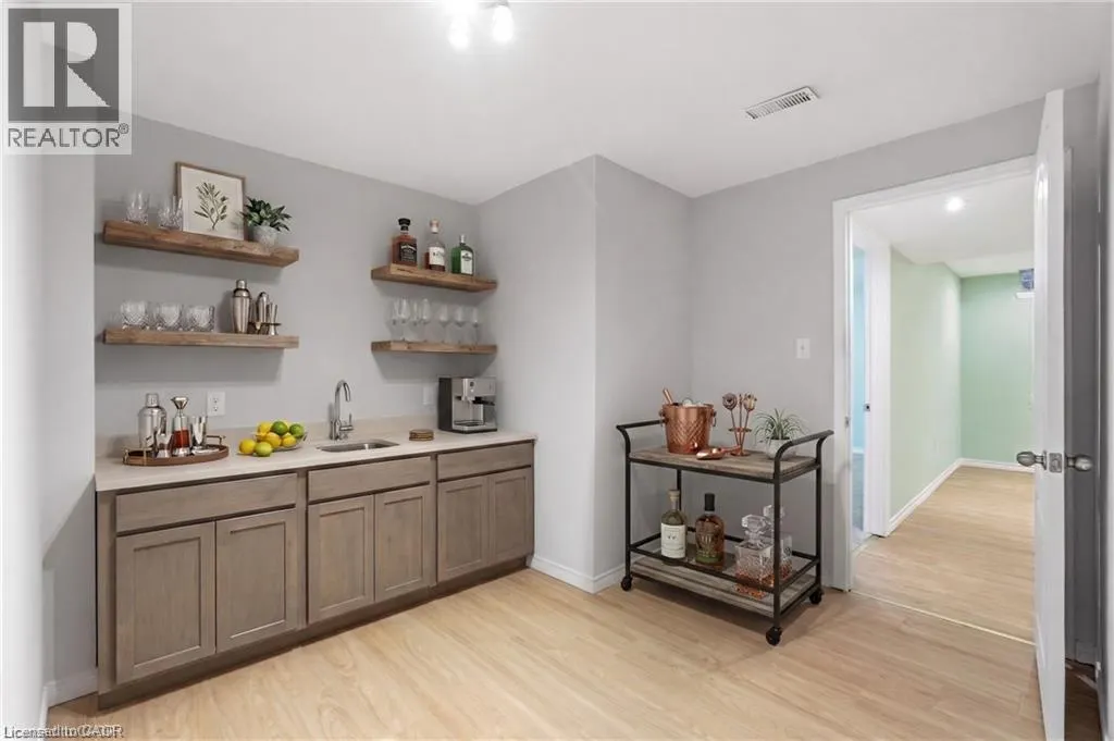 212 STONEHENGE Drive Unit# 41 #41