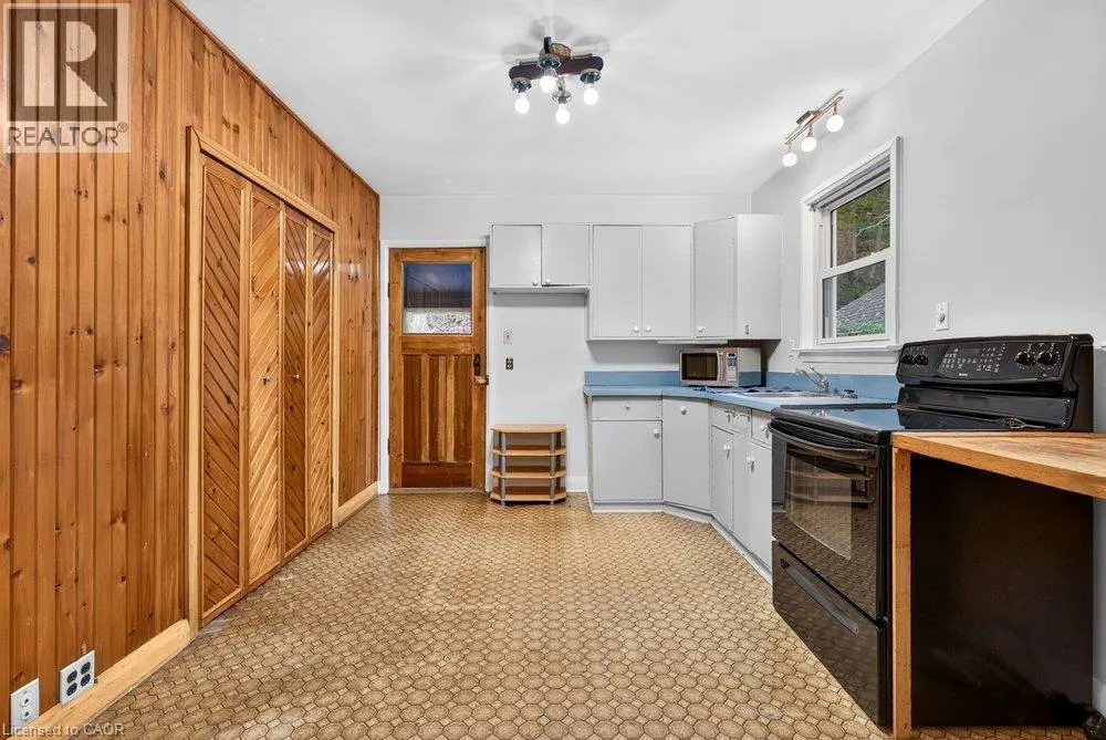 1301 HIDDEN VALLEY Road