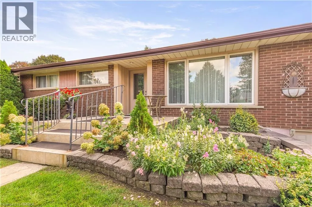 25 BRIER Crescent