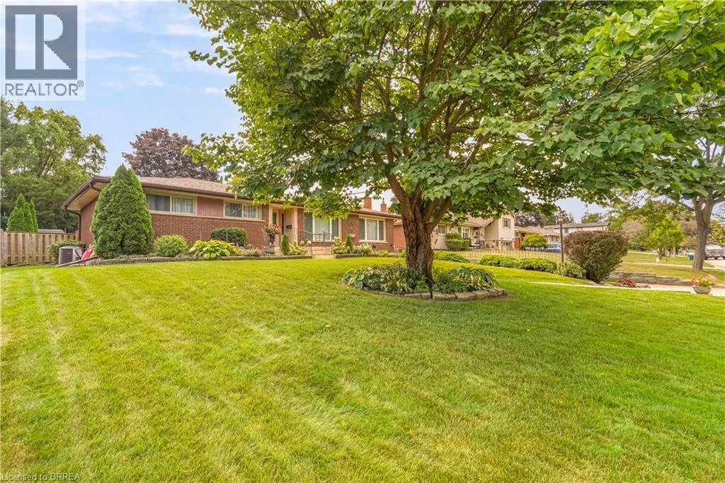25 BRIER Crescent