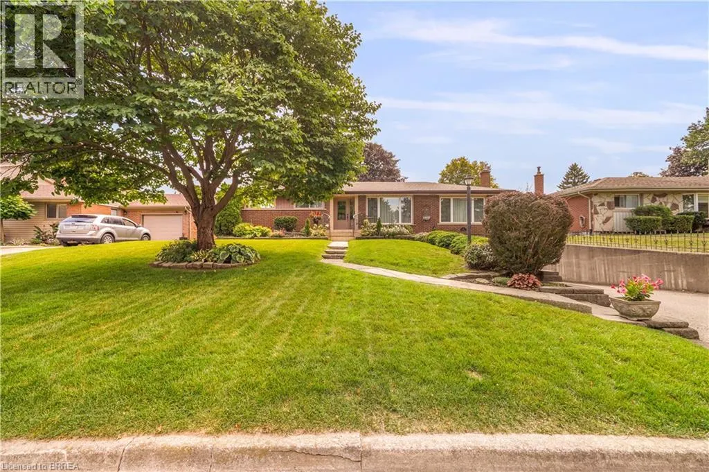 25 BRIER Crescent