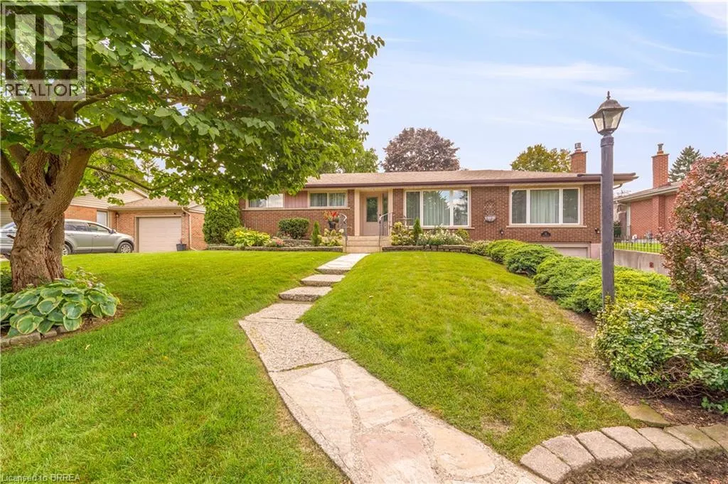 25 BRIER Crescent