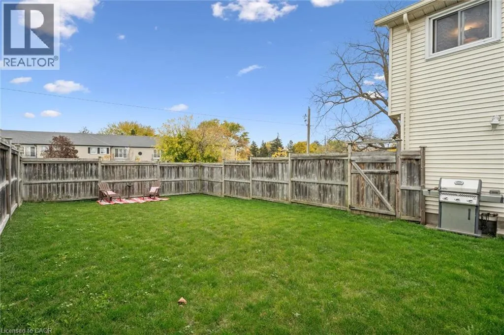 32 JANSEN Avenue