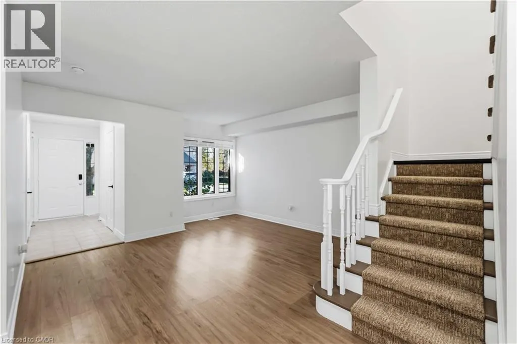 320 HAMILTON Drive Unit# 10 #10