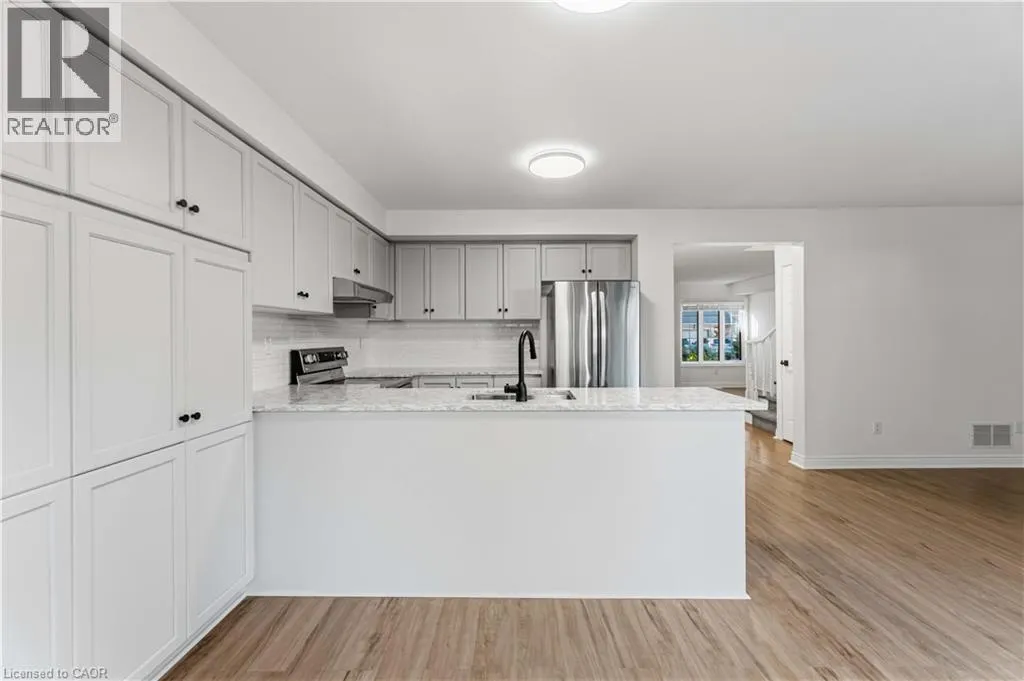 320 HAMILTON Drive Unit# 10 #10