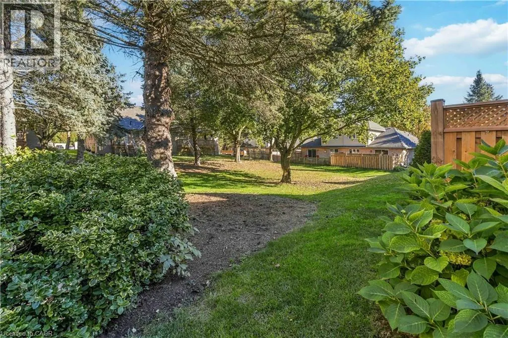 320 HAMILTON Drive Unit# 10 #10