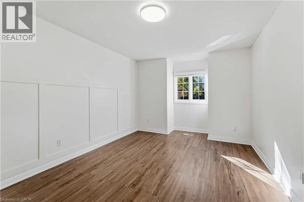 320 HAMILTON Drive Unit# 10 #10
