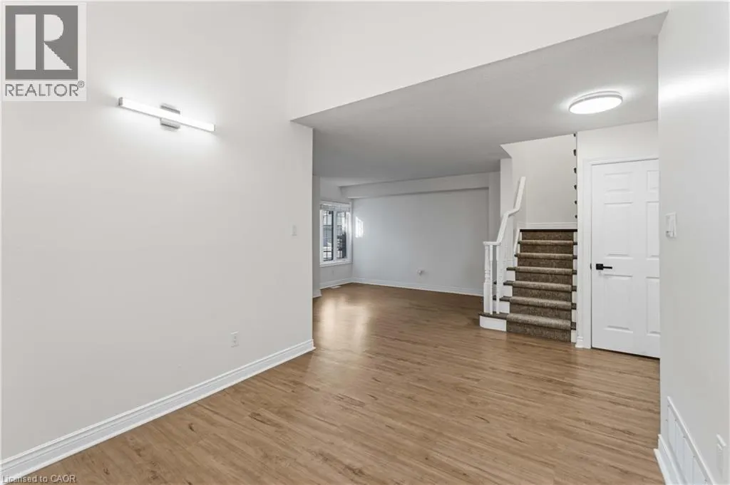 320 HAMILTON Drive Unit# 10 #10