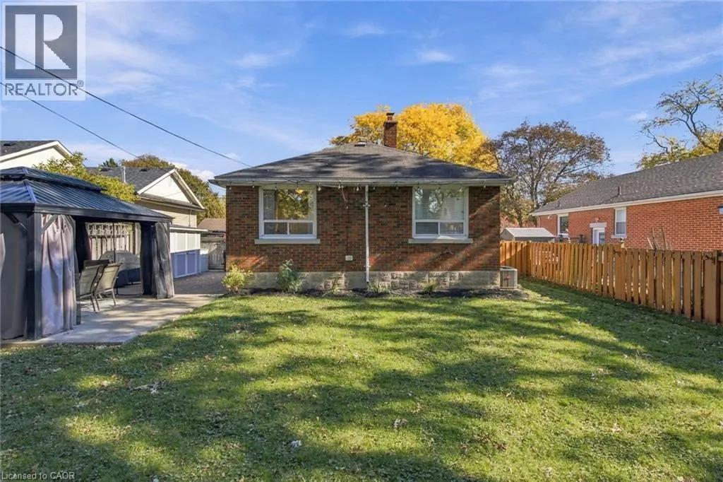 52 DUDHOPE Avenue