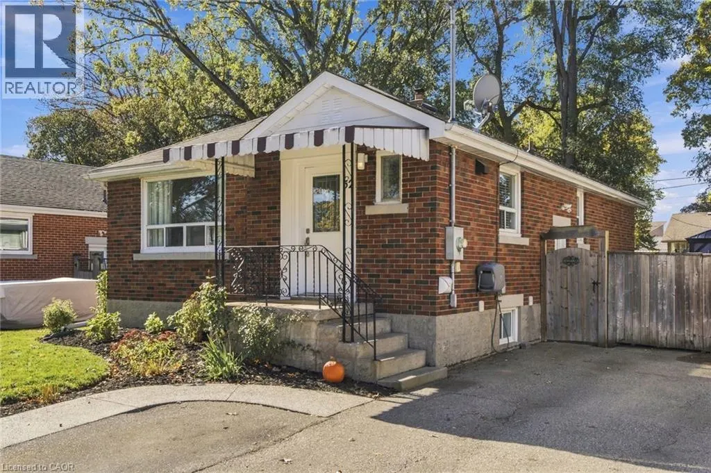 52 DUDHOPE Avenue