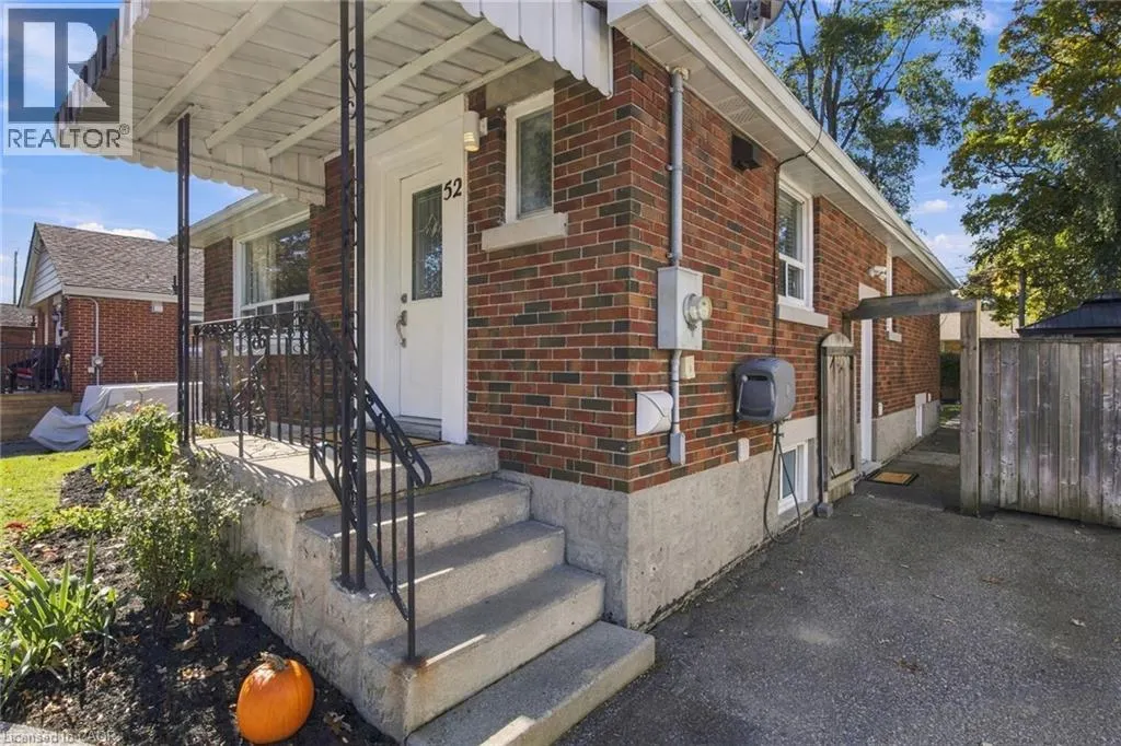 52 DUDHOPE Avenue