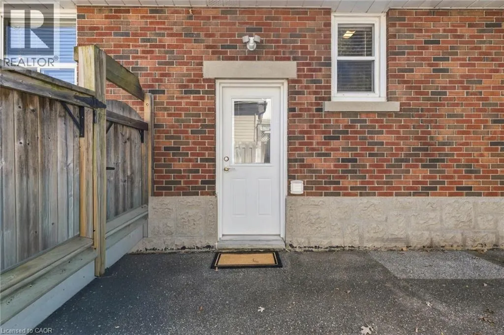 52 DUDHOPE Avenue