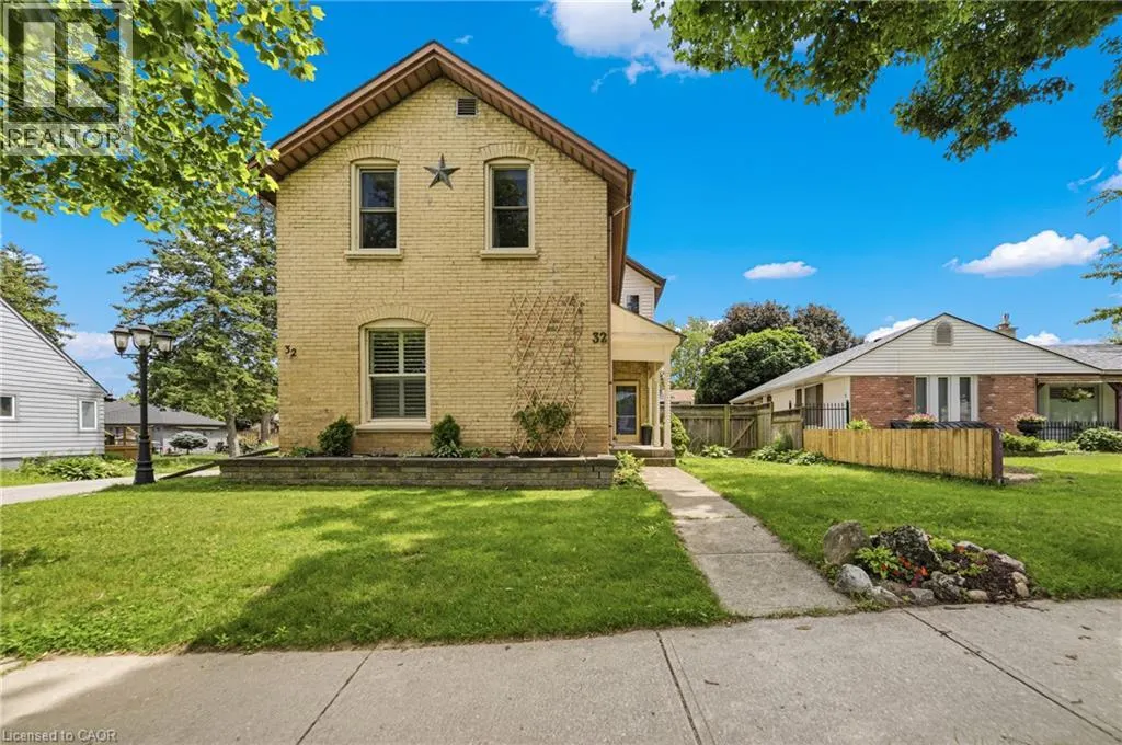 32 CLENCH Avenue