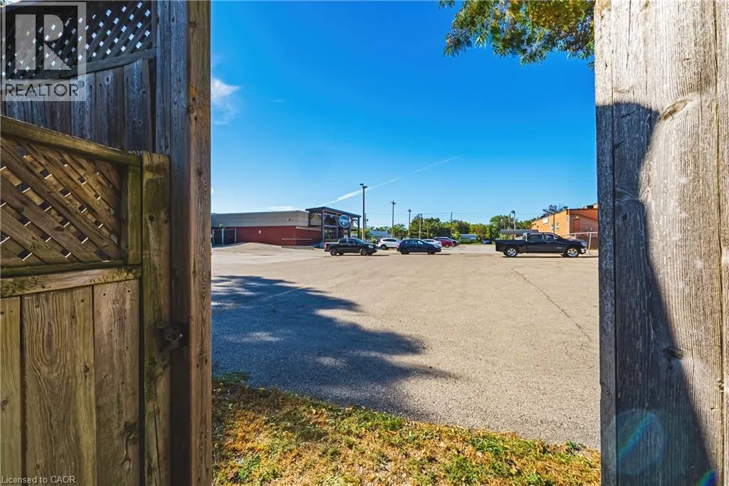 2301 BARCLAY Road