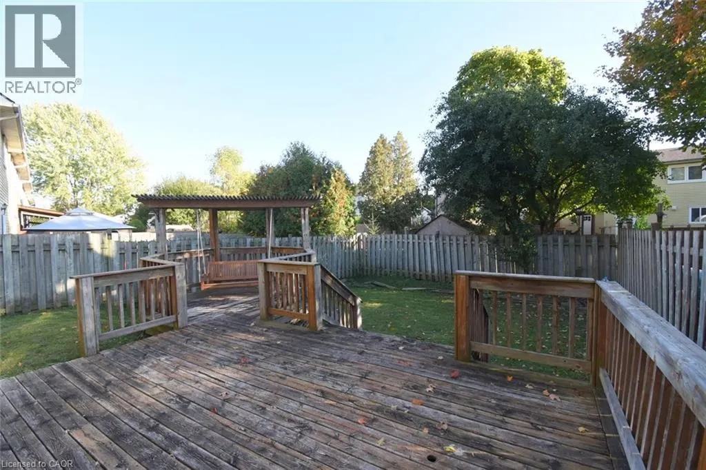 56 ENFIELD Crescent
