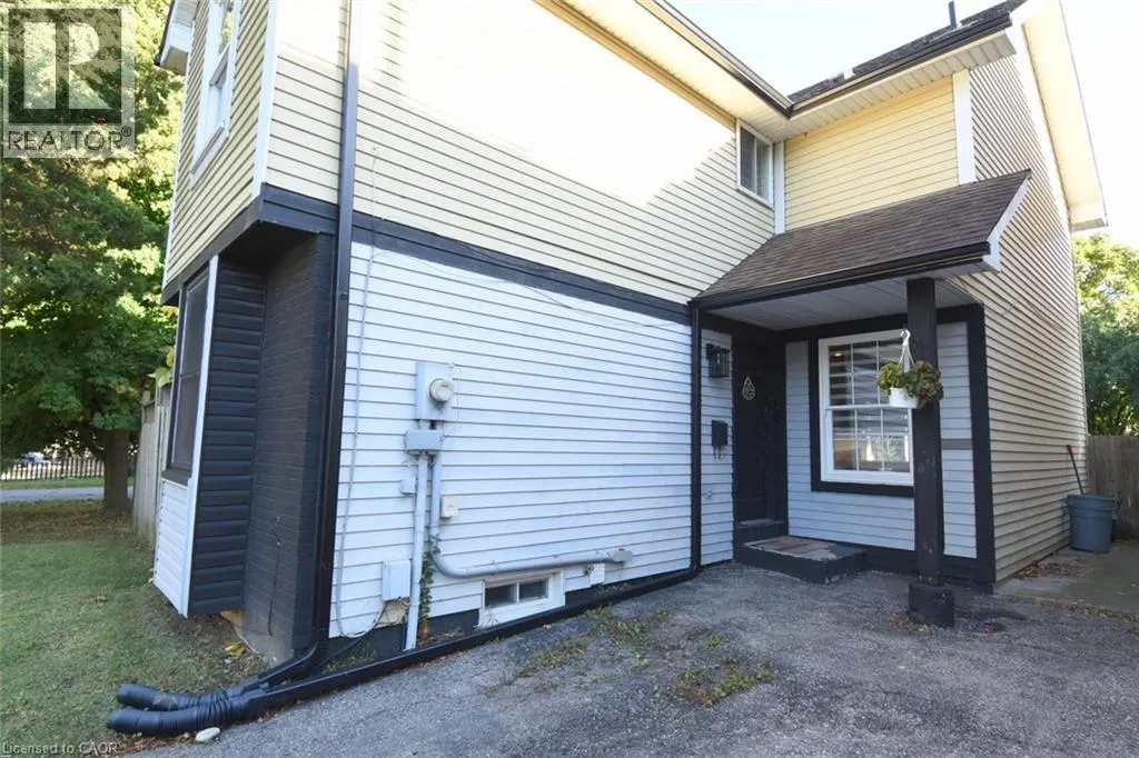 56 ENFIELD Crescent