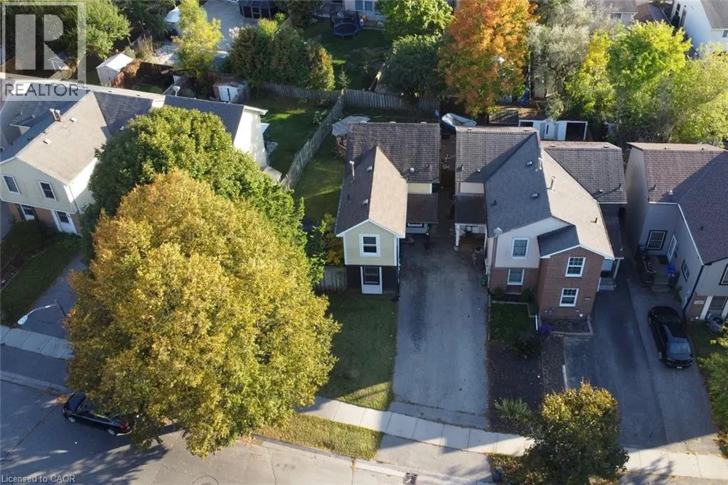56 ENFIELD Crescent