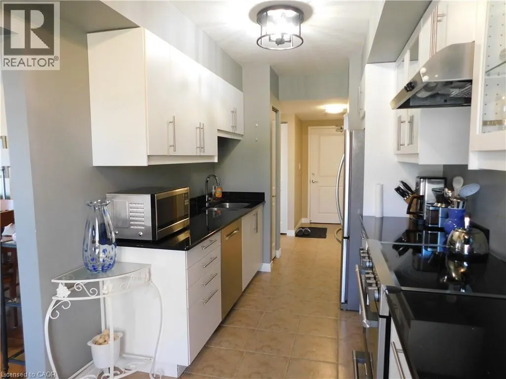 56 KERMAN Avenue Unit# 311 #311