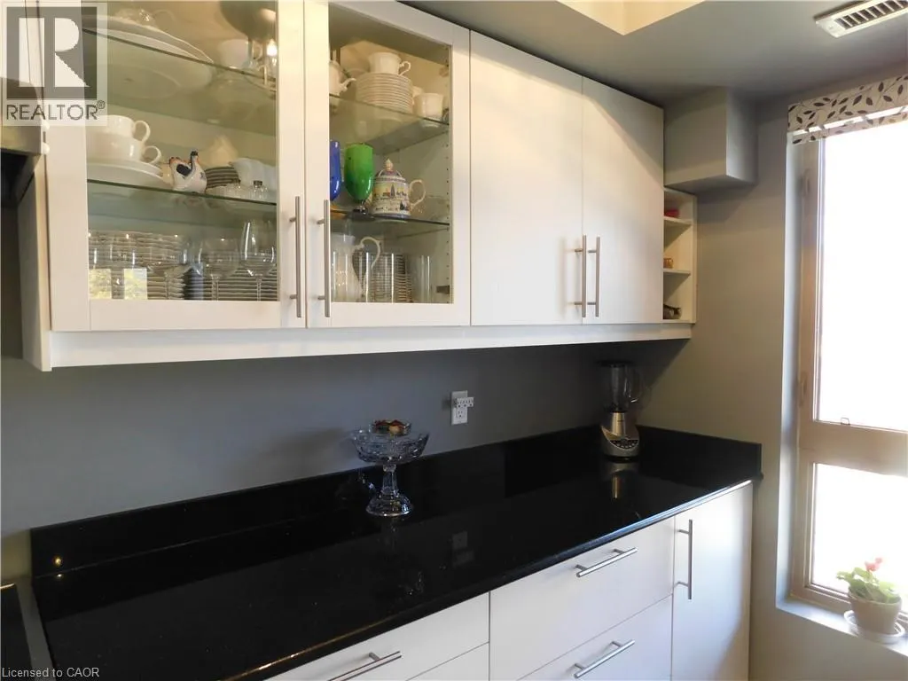 56 KERMAN Avenue Unit# 311 #311