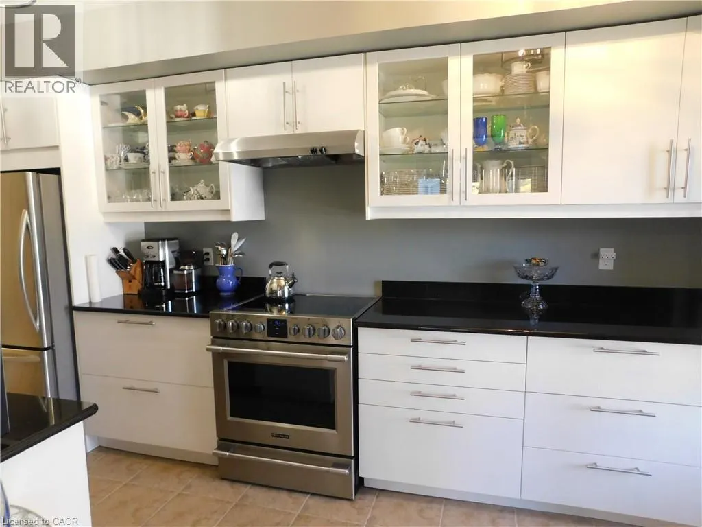 56 KERMAN Avenue Unit# 311 #311
