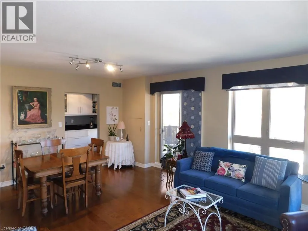 56 KERMAN Avenue Unit# 311 #311
