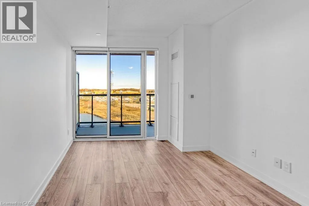 3200 DAKOTA Common Unit# B906 #B906