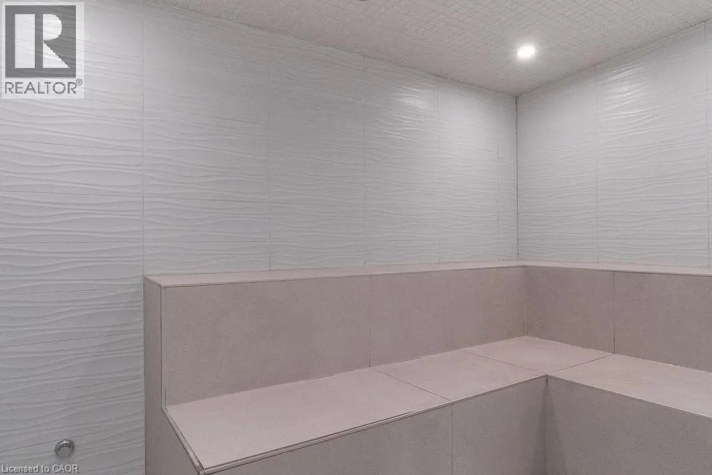 3200 DAKOTA Common Unit# B906 #B906