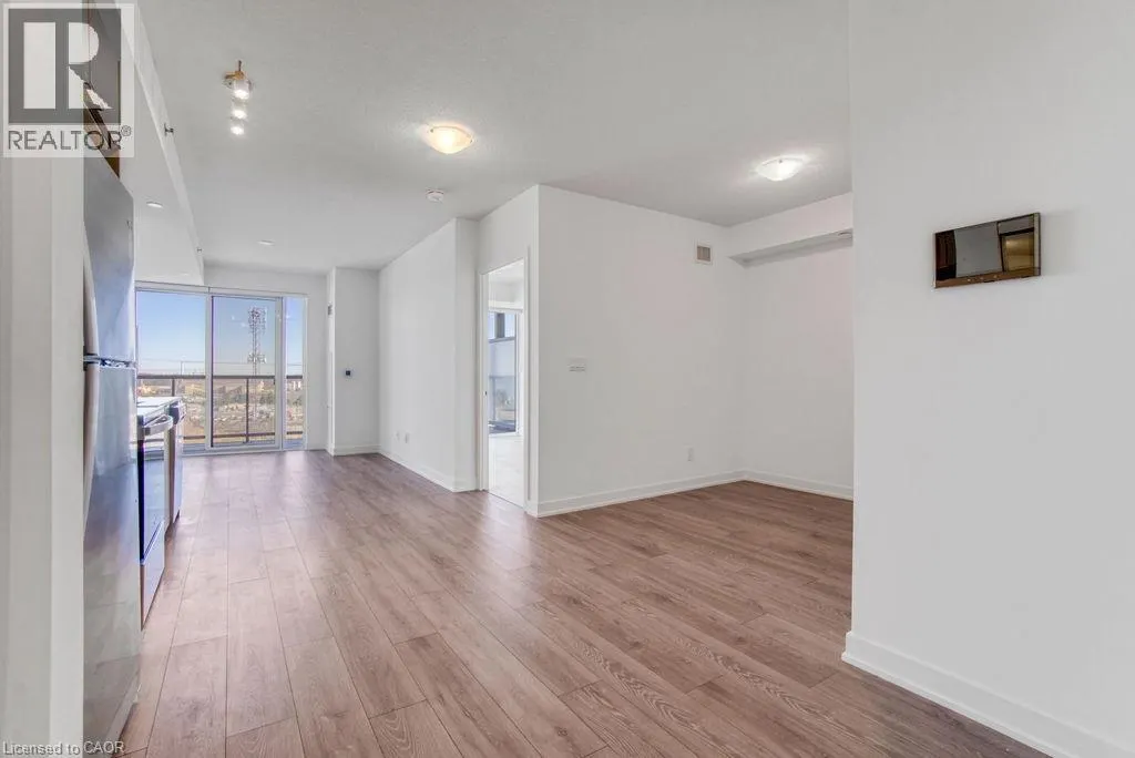 3200 DAKOTA Common Unit# B906 #B906