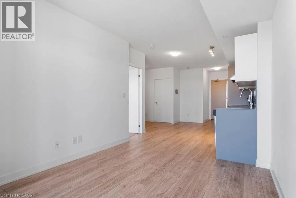 3200 DAKOTA Common Unit# B906 #B906