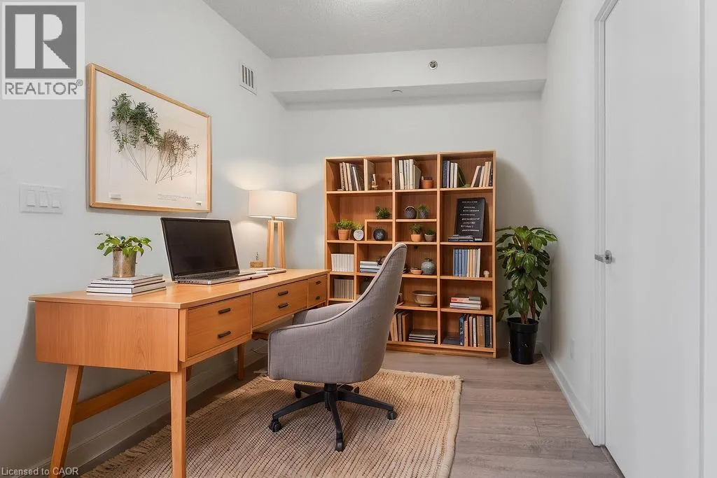 3200 DAKOTA Common Unit# B906 #B906